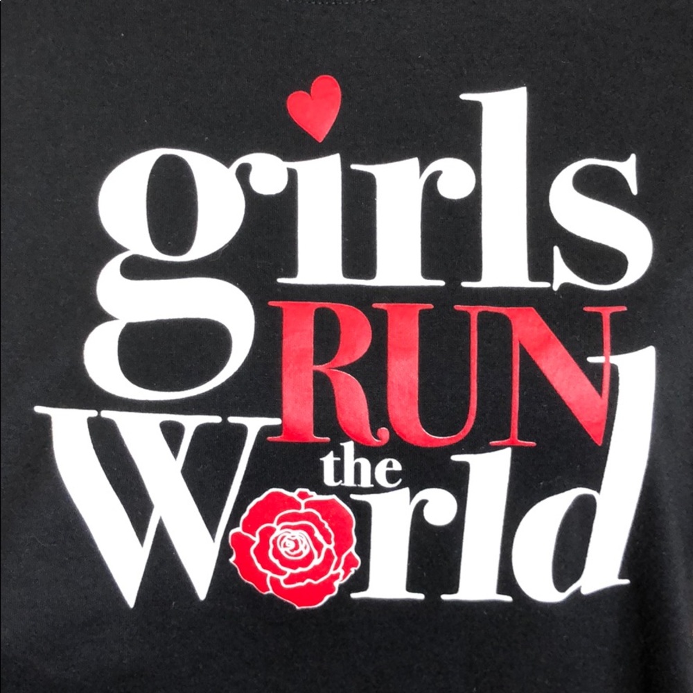 ModernLux Graphic T Sm Blk “ girls run the world” - Picture 4 of 4